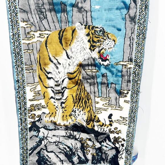 KIANGSU, CHINA STRIPED TIGER SWAN BRAND VELVETEEN TAPESTRY RUG wall decor - Picture 2 of 6